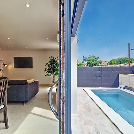 Moderne 3 Ch Piscine Privee Parking Saint-Maximin (Gard)