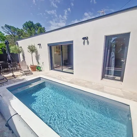 Moderne 3 Ch Piscine Privee Parking