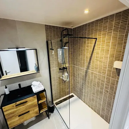 Moderne 3 Ch Piscine Privée Parking Casa vacanze