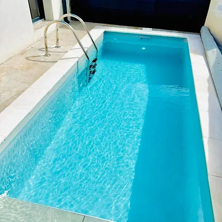 Hébergement de vacances Moderne 3 Ch Piscine Privée Parking