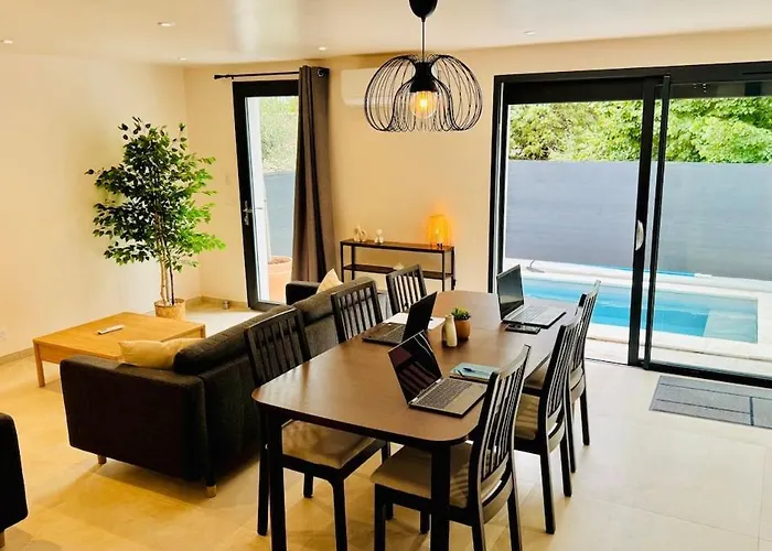 Moderne 3 Ch Piscine Privée Parking Saint-Maximin (Gard)