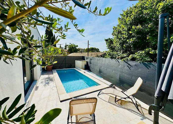 Moderne 3 Ch Piscine Privée Parking