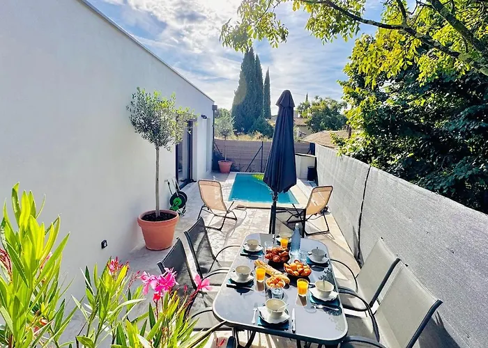 Moderne 3 Ch Piscine Privée Parking